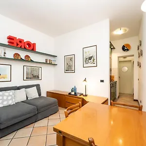Apartment Casemi - Mercato 16 Sx In Full City Center, Milan